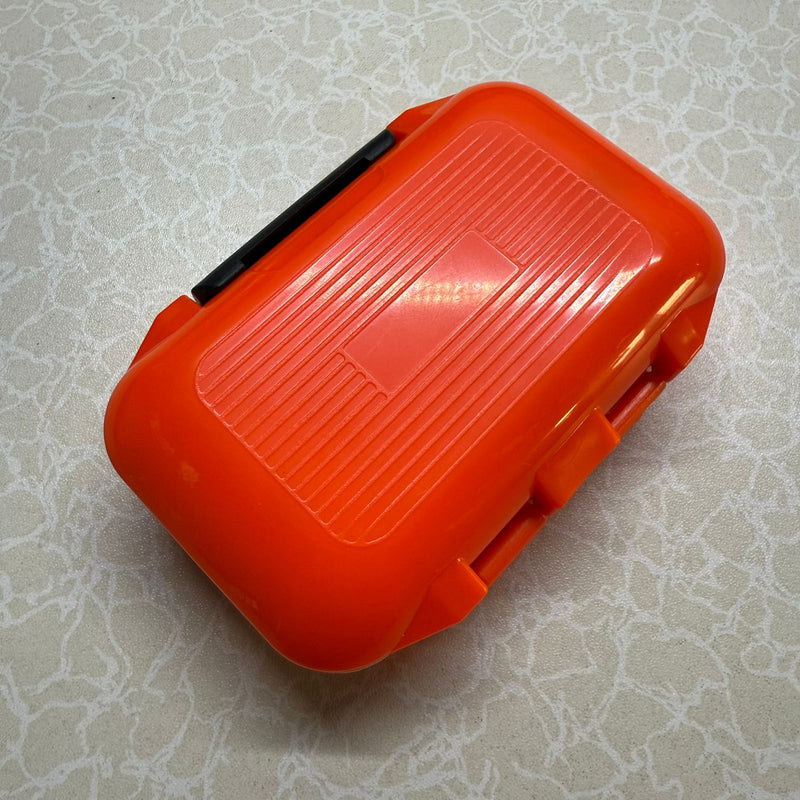 Коробка для мормышек двойной с кнопка 8см*11см*3,5см,